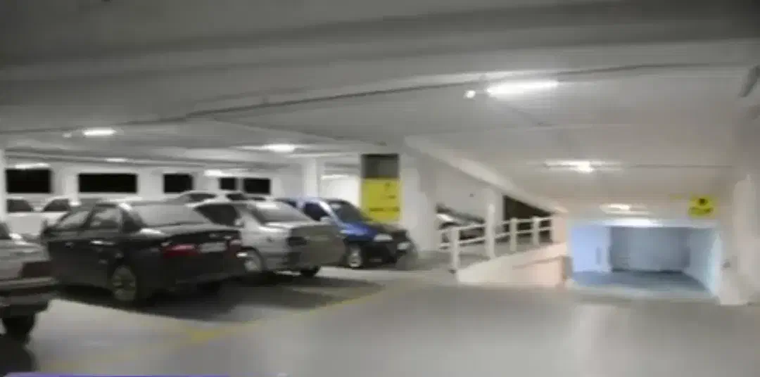 مغازه تجاری در پارکینگ طبقاتی بازار|فروش مغازه و غرفه|گلپایگان, |دیوار