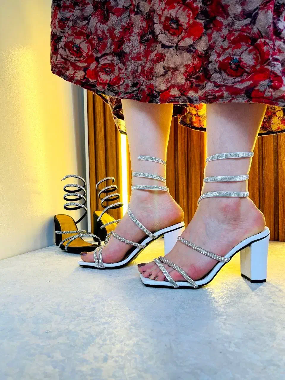 صندل|کیف، کفش، کمربند|بیرجند, |دیوار