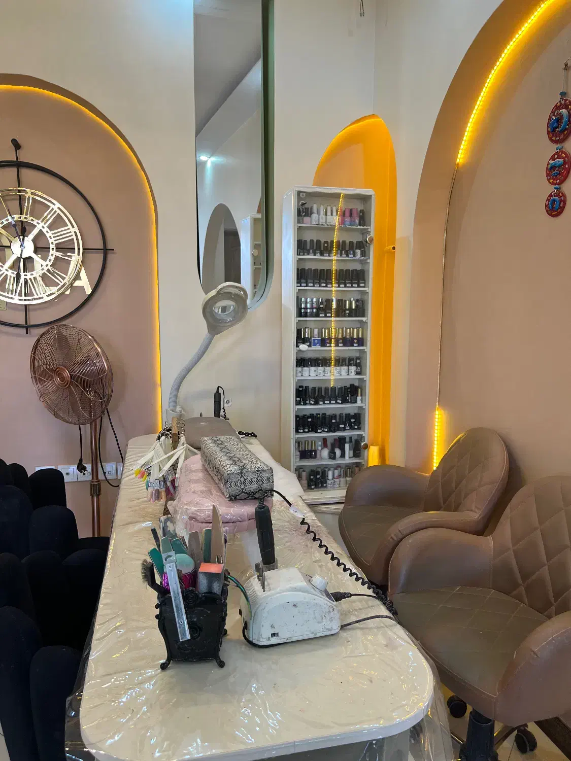 اجاره میز ناخن و اجاره صندلی کوپ و‌ اتاق|خدمات آرایشگری و زیبایی|تهران, سازمان برنامه جنوبی|دیوار