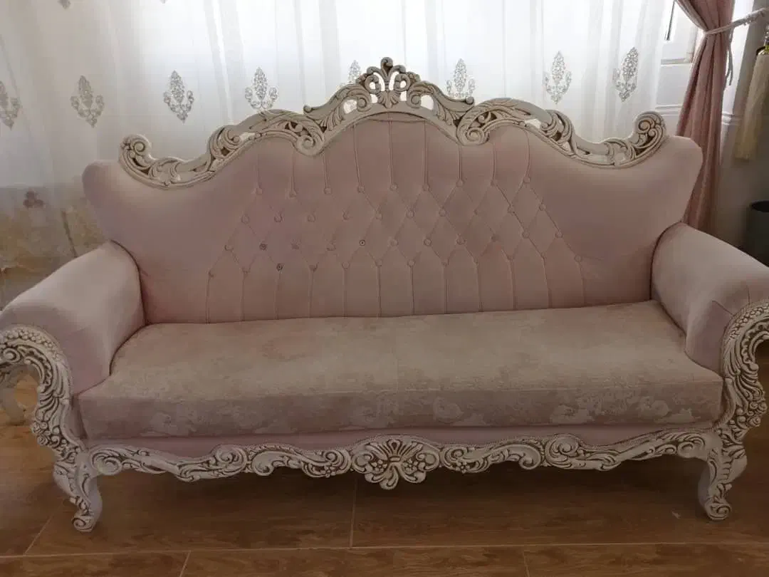 یک دست مبلمان سلطنتی بهمراه میز ناهار خوردی|میز و صندلی غذاخوری|صدرا-فارس, فاز ۱|دیوار