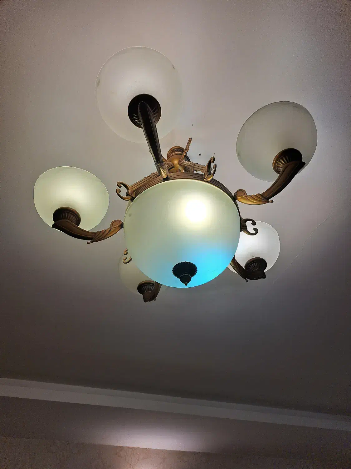 لوستر ۵ شاخه|لوستر و چراغ آویز|اصفهان, خانه اصفهان|دیوار