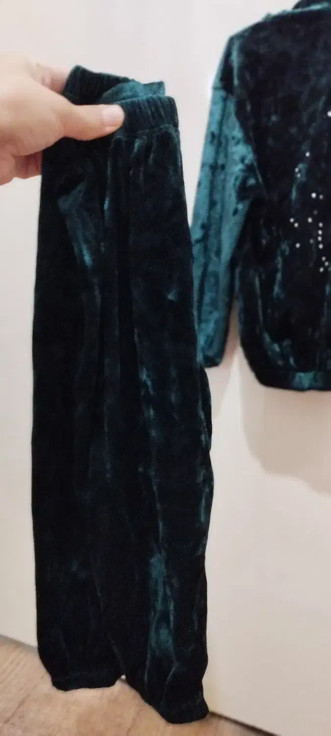 سویشرت شلوار سبز مخمل|کفش و لباس بچه|خوی, |دیوار