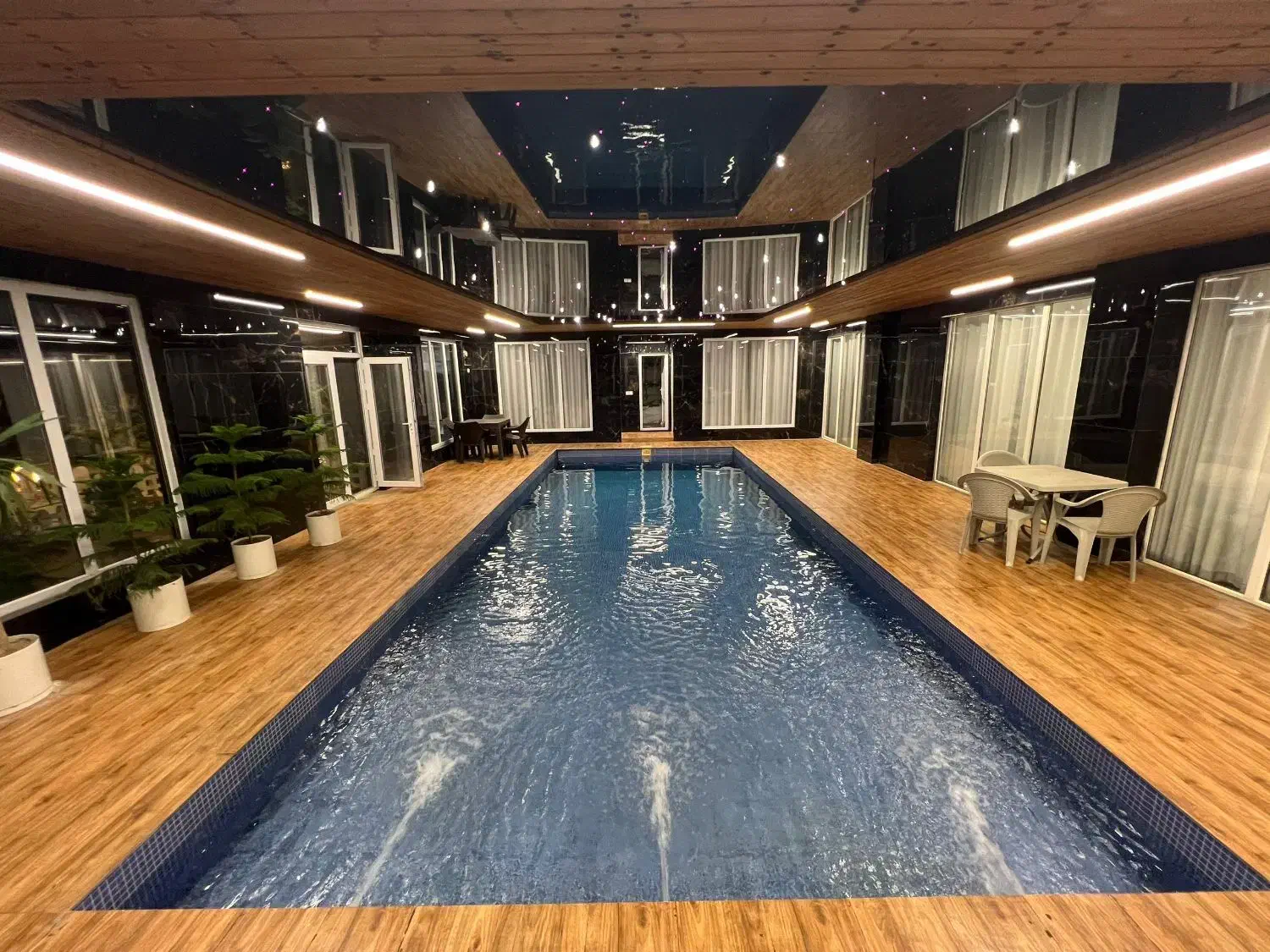 اجاره روزانه باغ ویلا لوکس با استخر و بازی تهران|اجارهٔ کوتاهمدت ویلا و باغ|تهران, سعادتآباد|دیوار