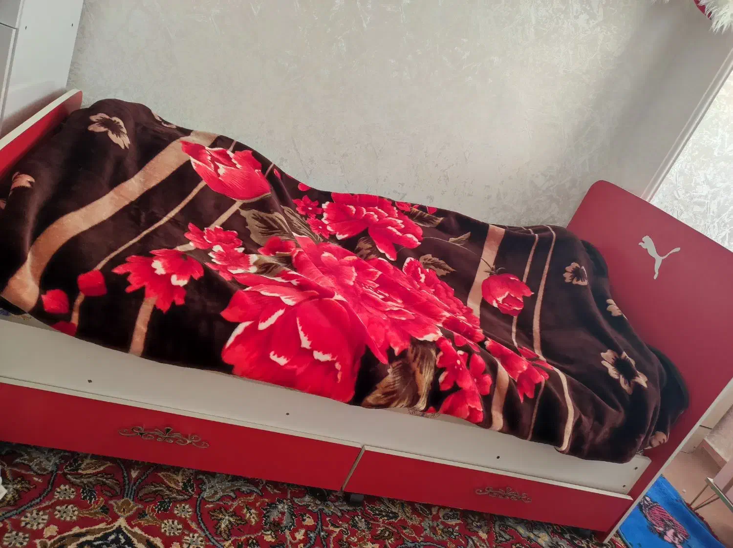 تخت نوجوان تمیز و سالم با دو کشو|تخت و سرویس خواب|سهند, |دیوار