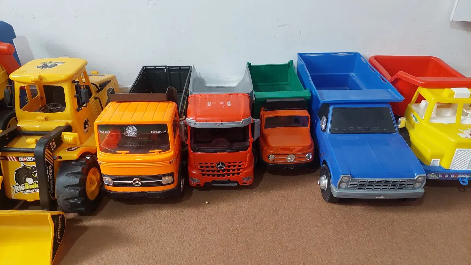 ماشین اسباب بازی|اسباببازی بچه|صدرا-فارس, فاز ۱|دیوار