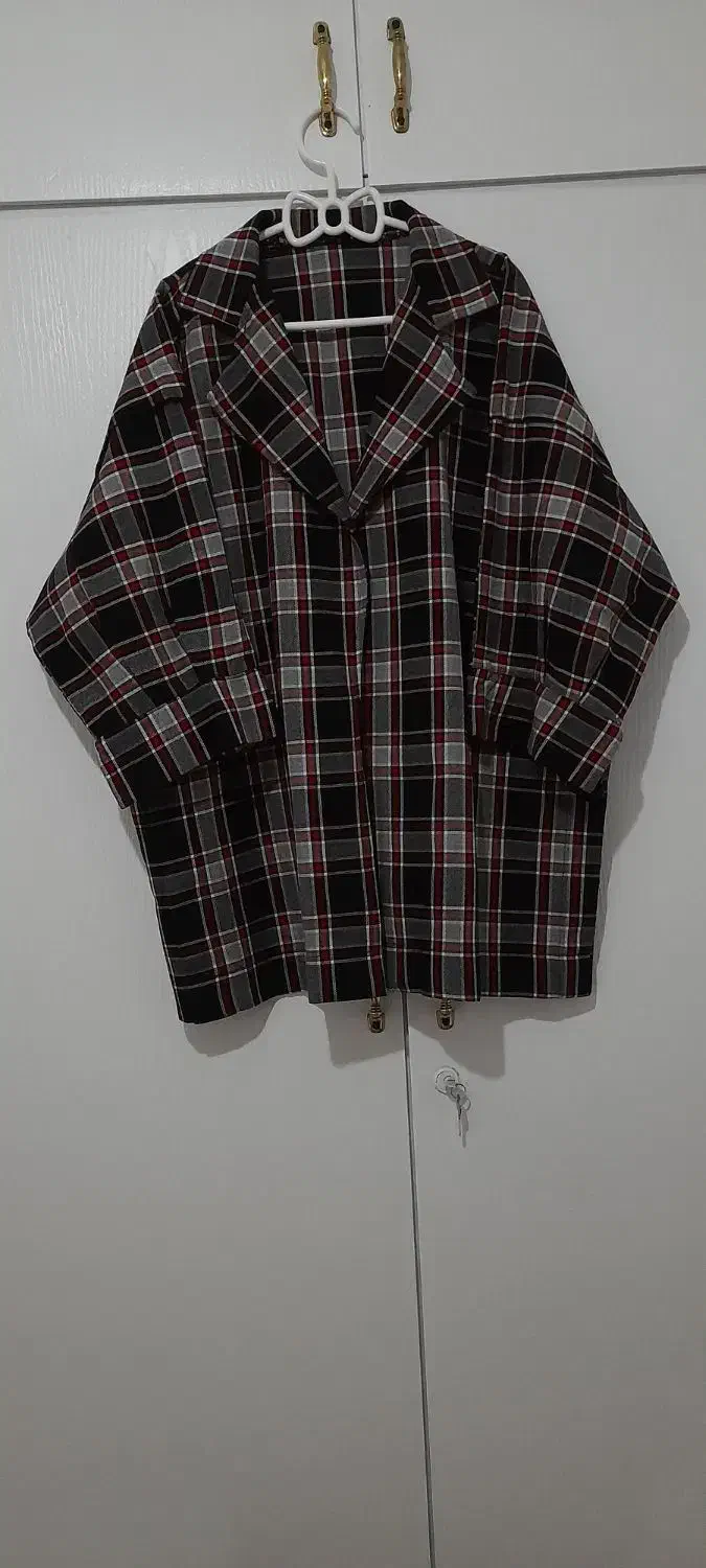 مانتو|لباس|چهارباغ, |دیوار