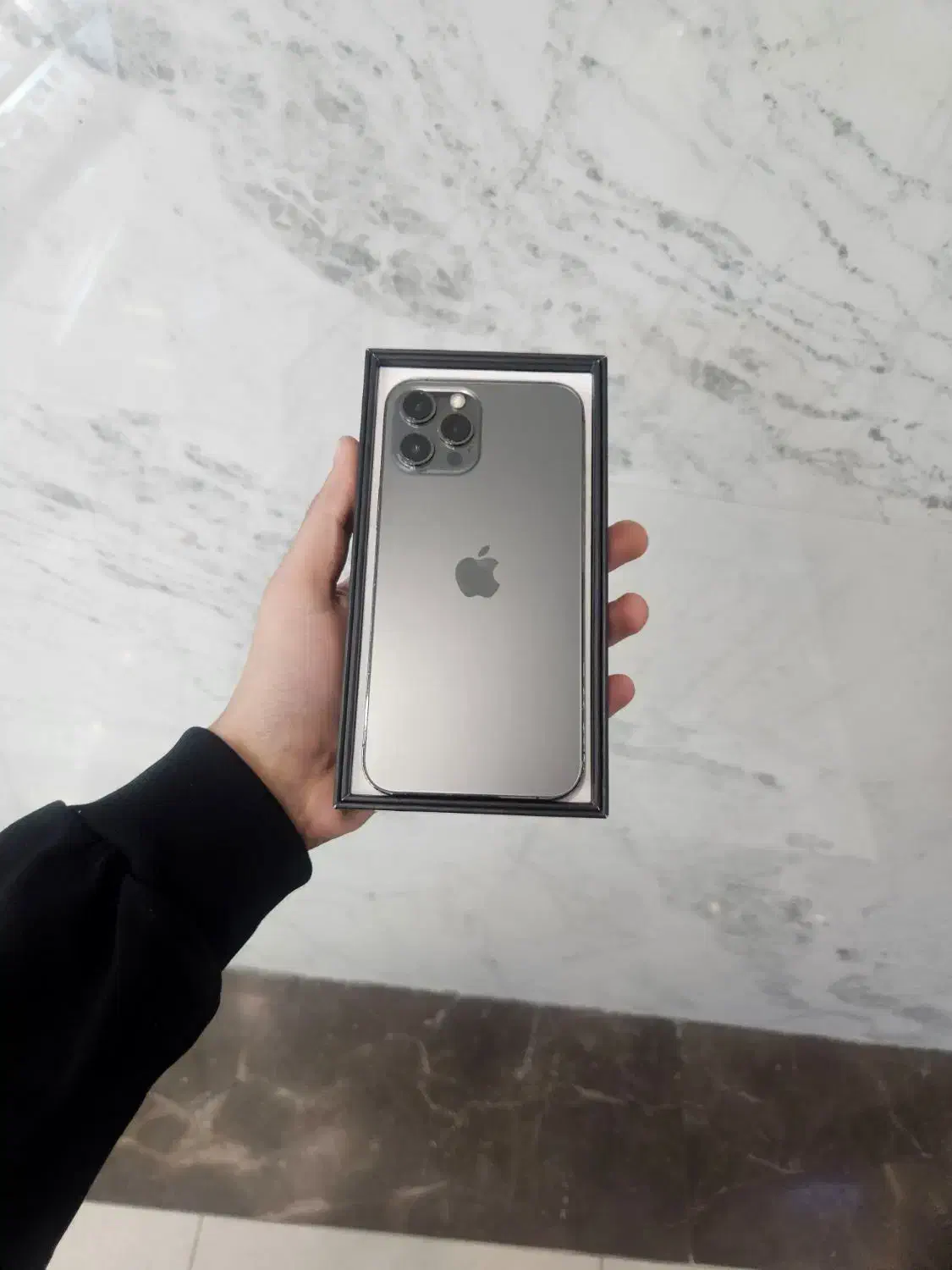 12 پرومکس|موبایل|قم, ارم|دیوار