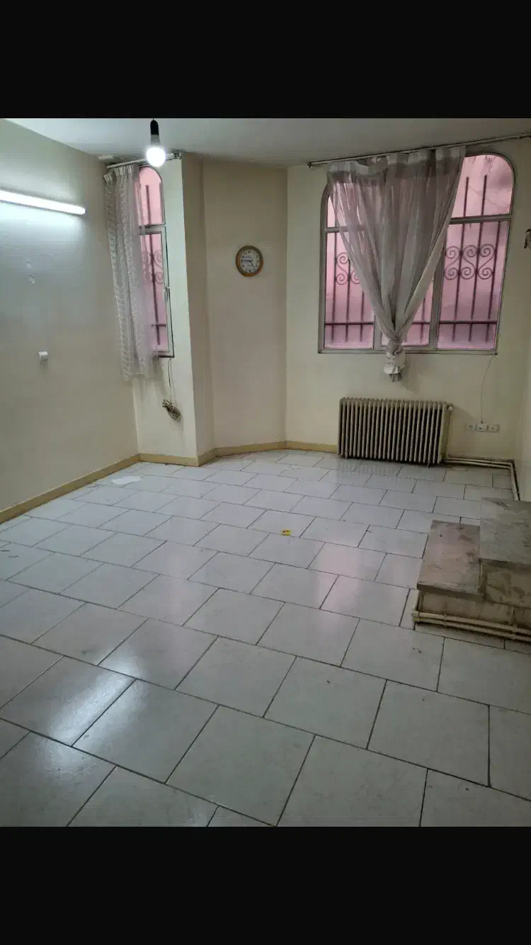 60 متر - 1 خواب - رو به روی مترو اشرفی اصفهانی