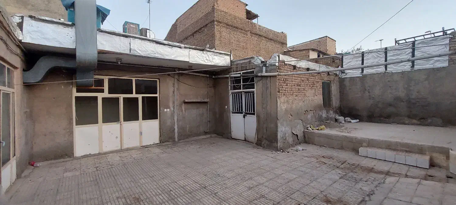 خانه ویلایی کلنگی|فروش خانه و ویلا|هشتگرد, شهرک راه آهن|دیوار