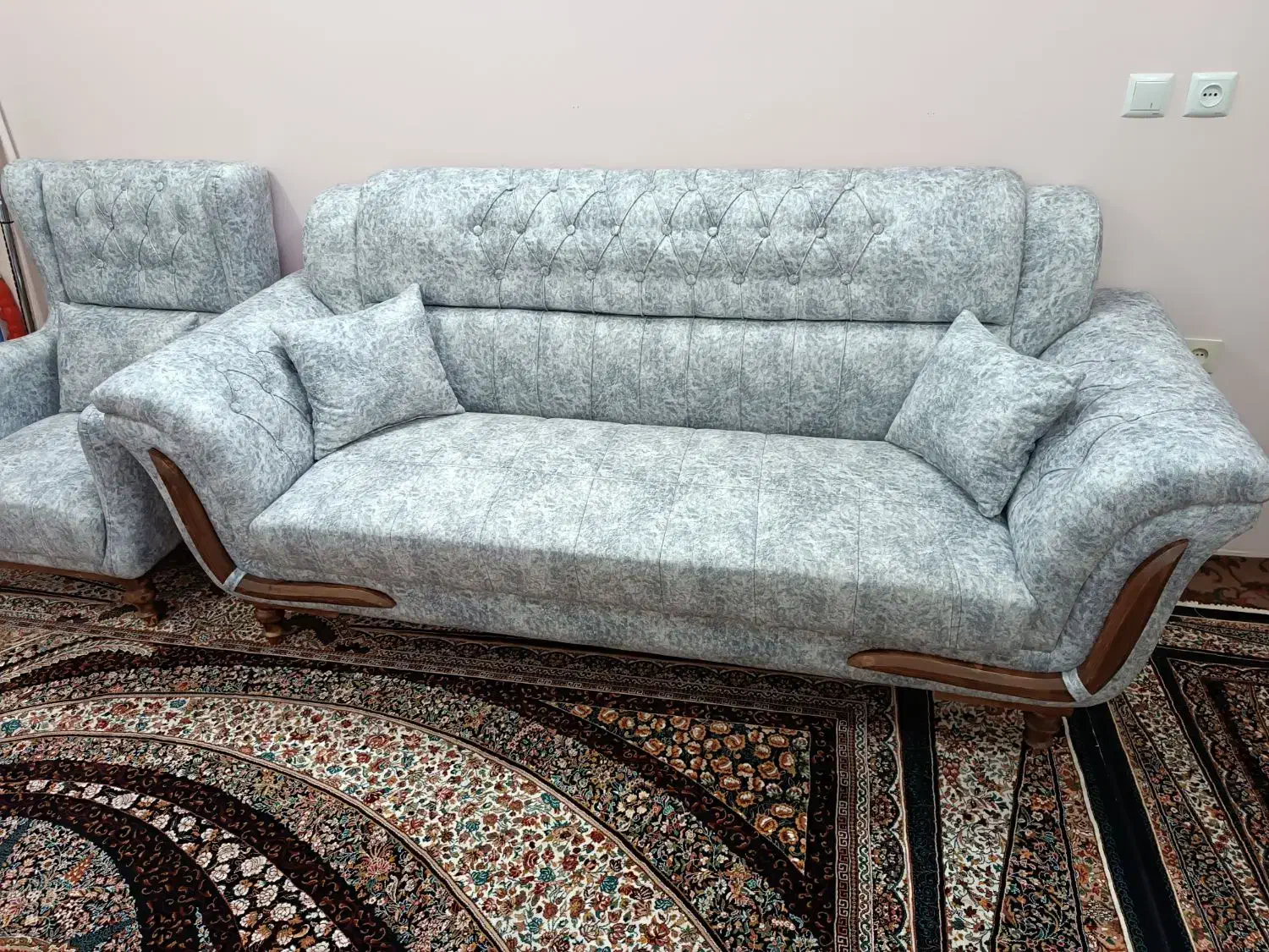 مبل ۷نفره نوی نو|مبلمان خانگی و میز عسلی|فرخ‌شهر, |دیوار