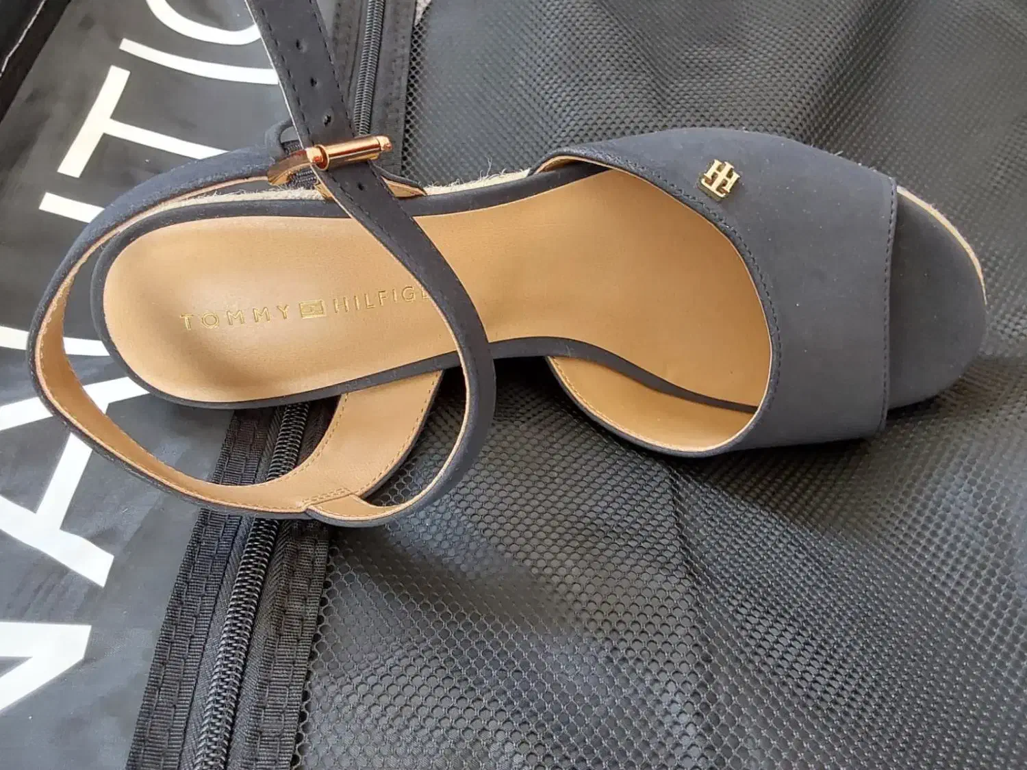 کفش زنانه تامی سایز ۴۰|کیف، کفش، کمربند|شاهین‌شهر, پاسداران|دیوار