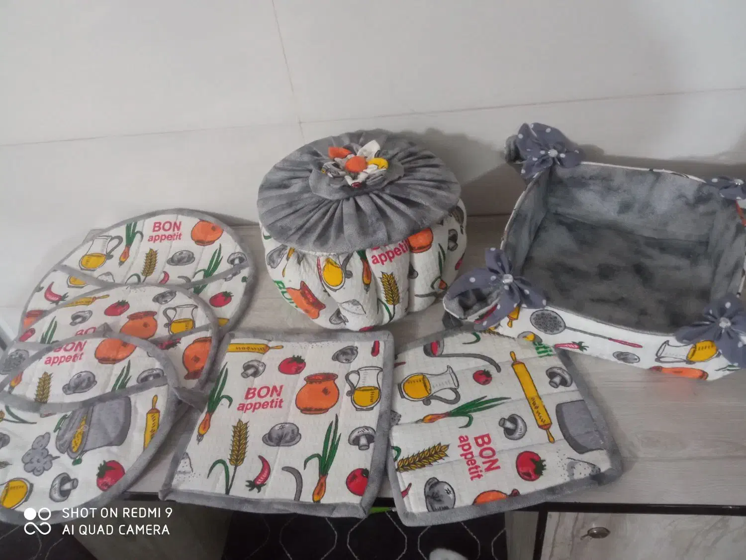 یک عدد سرویس آشپزخانه عروس|سفره، حوله، دستمال آشپزخانه|قم, علی آباد سعدگان|دیوار