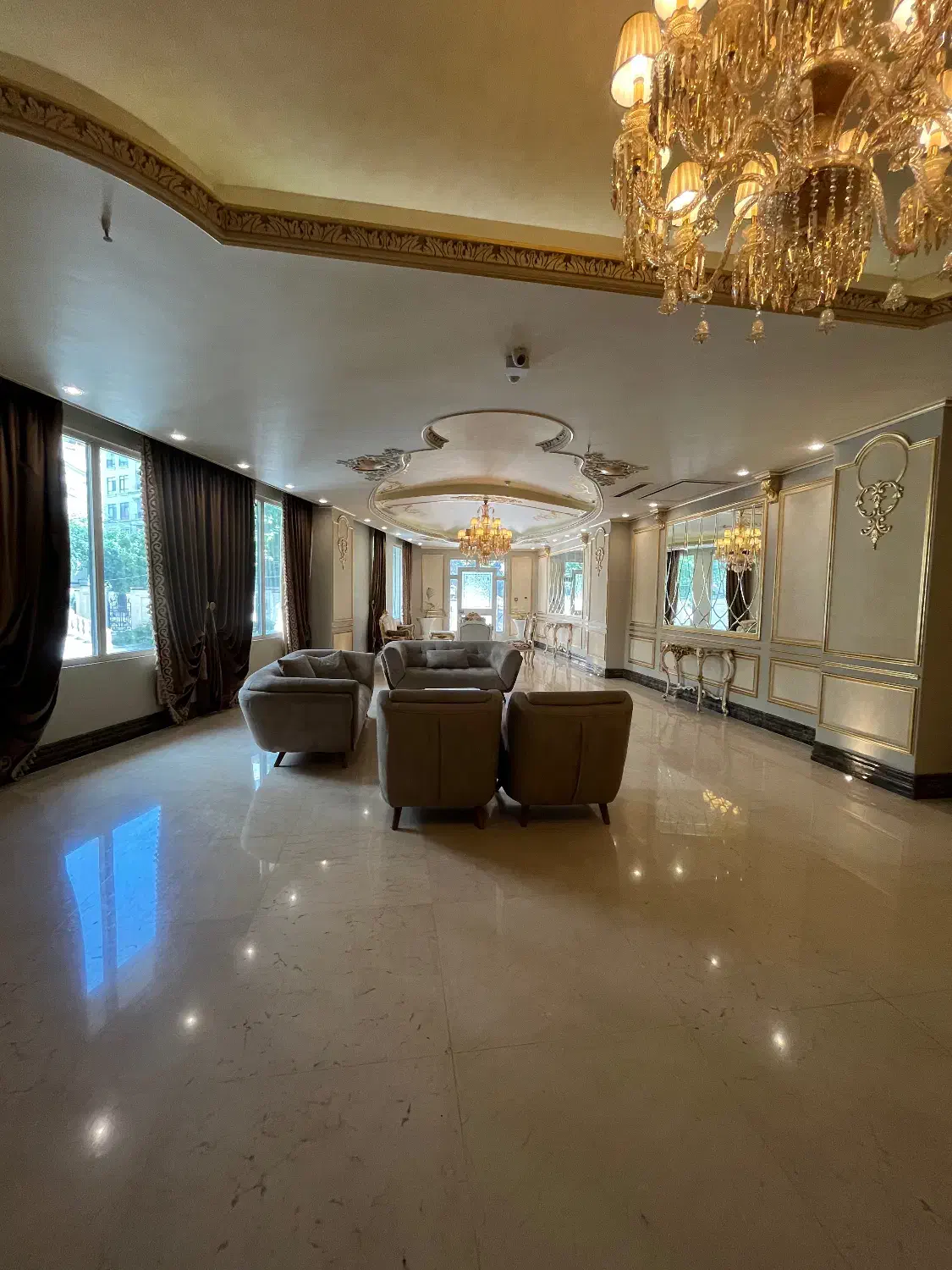 آپارتمان ۱۲۰متری/نیاوران/فرعی دنج/فول