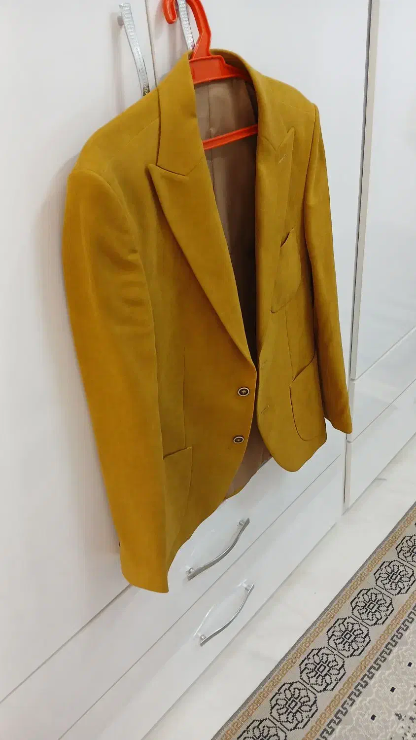 کت تک|لباس|مشهد, کلاته برفی|دیوار