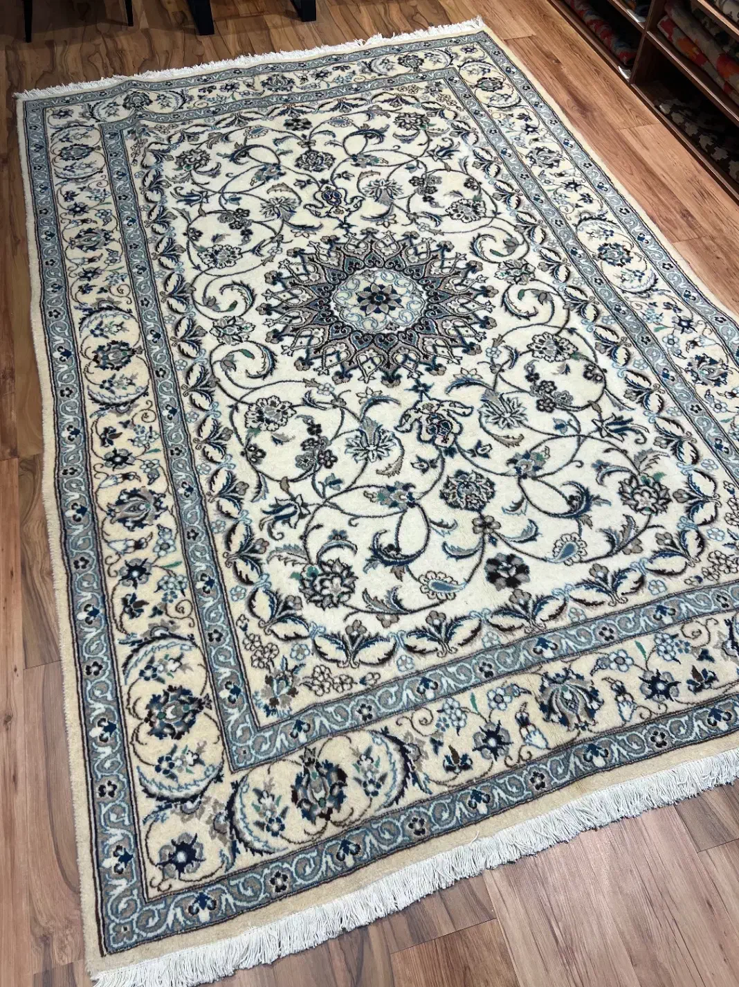 نقشه نائین|فرش|تهران, صاحبقرانیه|دیوار