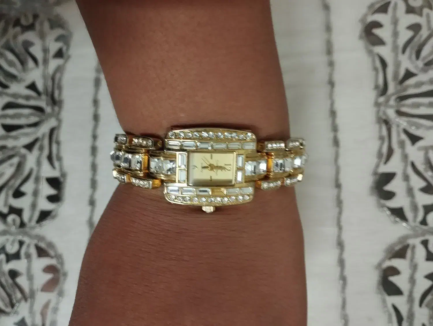 ساعت قدیمی|ساعت|قم, شاه سید علی|دیوار