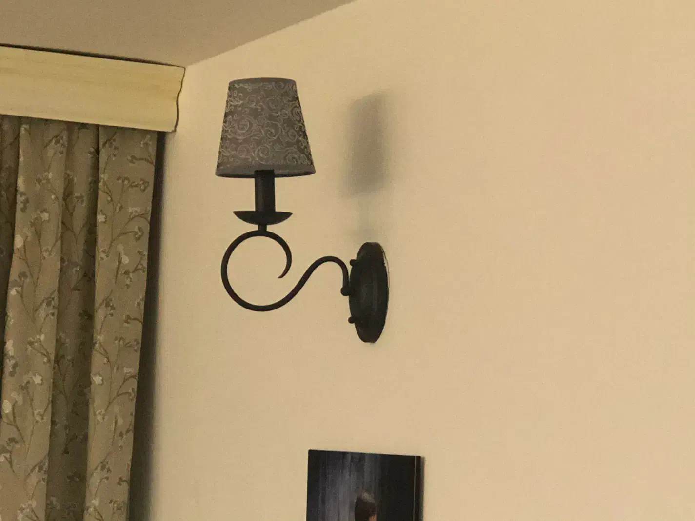 لوستر|لوستر و چراغ آویز|اصفهان, مرداویج|دیوار