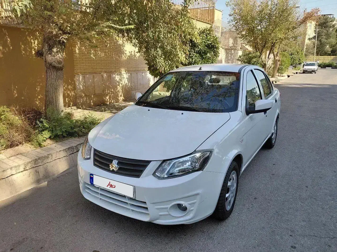 ساینا ۹۹ ( آذر ماه ) با ۱۵۰۰۰ کیلومتر کارکرد|خودرو سواری و وانت|شیراز, لاله|دیوار