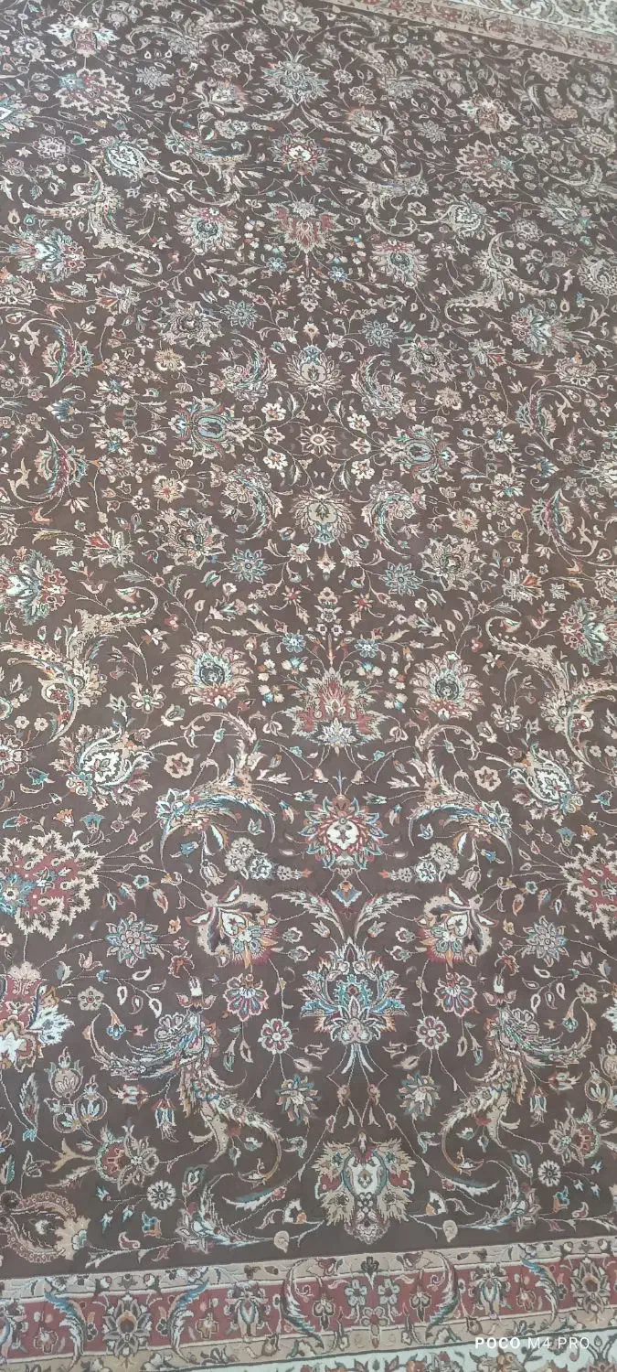 سه تا فرش یک رنگ گردویی|فرش|اردکان, |دیوار