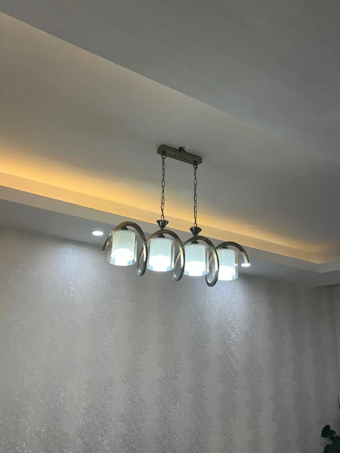 لوستر|لوستر و چراغ آویز|پرند, فاز ۰|دیوار