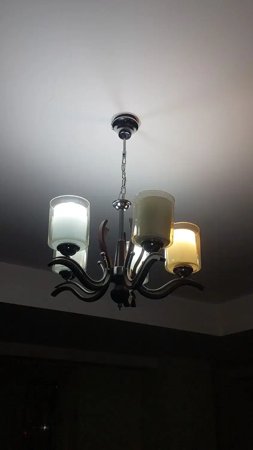 ست لوستر ۵ شاخه و یک سه شاخه مناسب اتاق خواب|لوستر و چراغ آویز|کرج, باغستان|دیوار