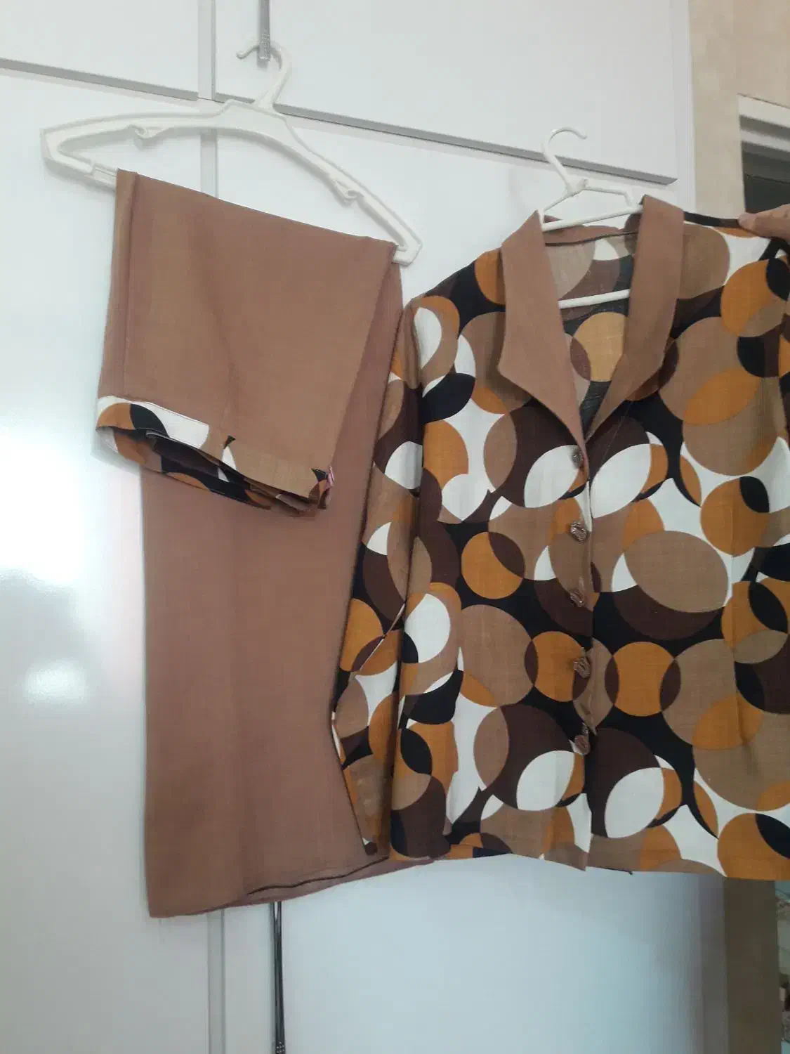 تعدادی لباس مجلسی|لباس|گلبهار, شهر جدید گلبهار|دیوار