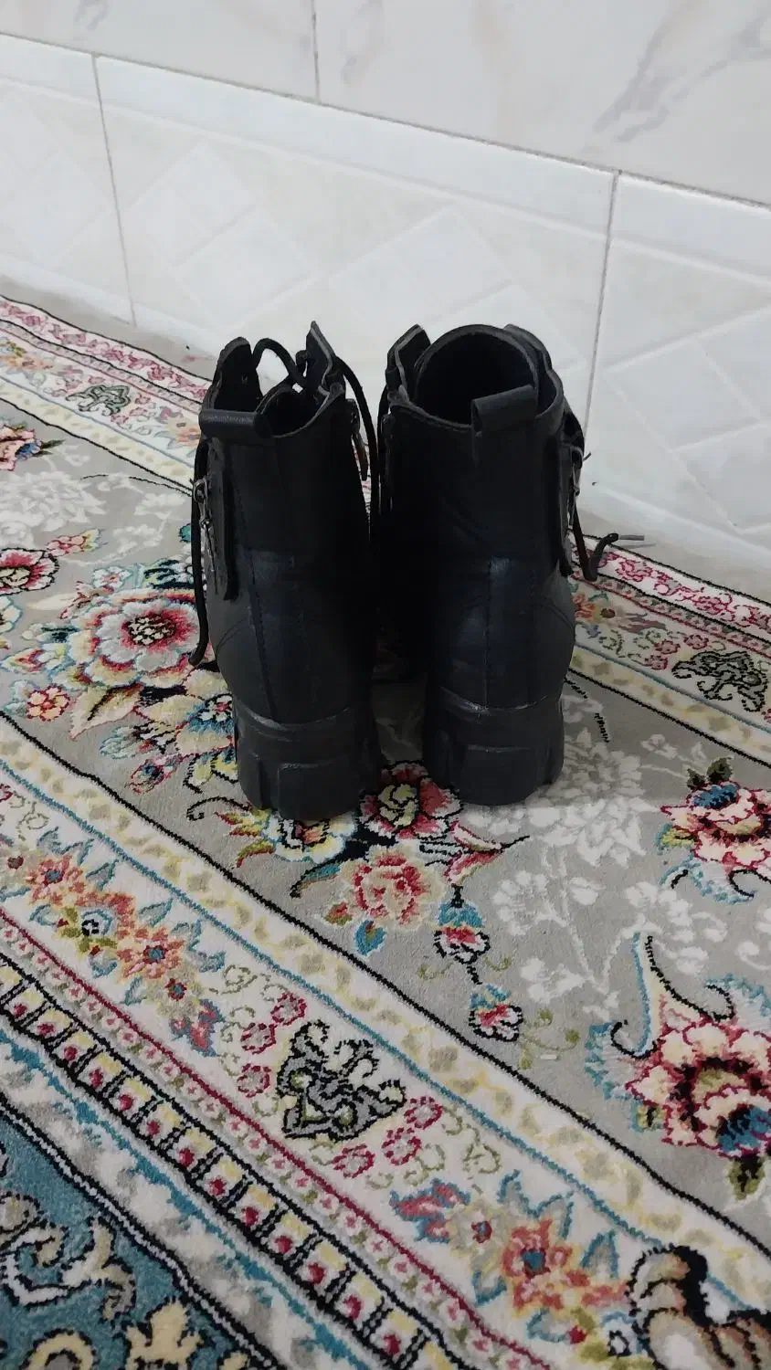 بوت دخترانه|کیف، کفش، کمربند|نیشابور, خط کاشمر|دیوار