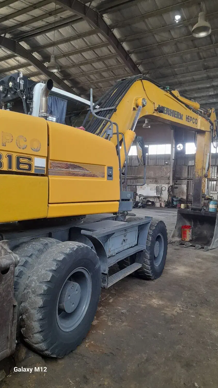 بیل لاستیکی لیبهر 316مدل ۲۰۱۱|خودرو سنگین|تهران, آذری|دیوار