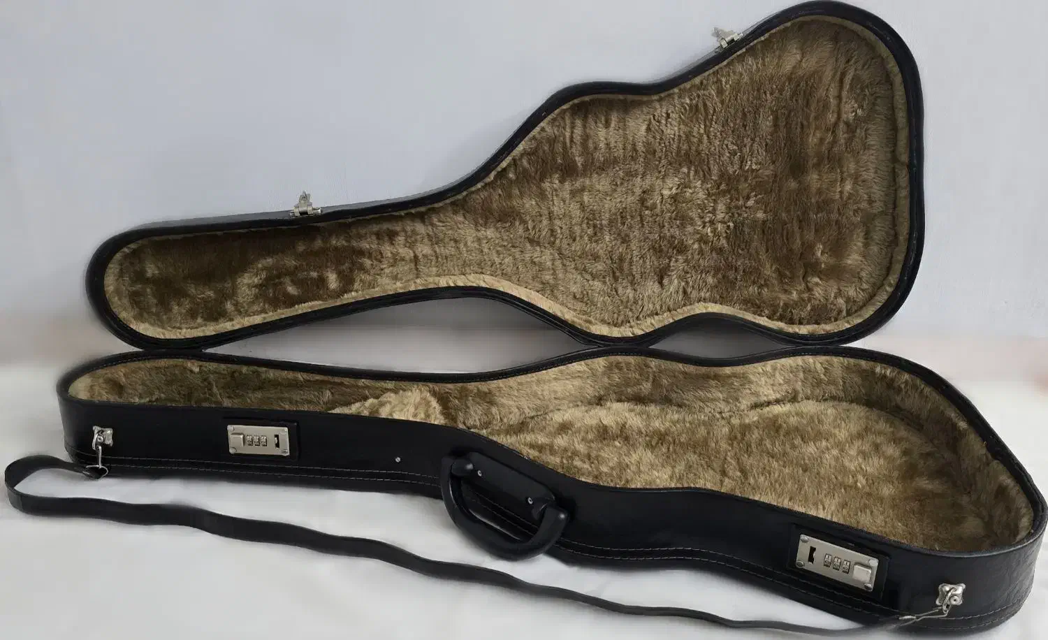 هاردکیس گیتار چرمی قفل دار|گیتار، بیس، امپلیفایر|تهران, نیلوفر|دیوار