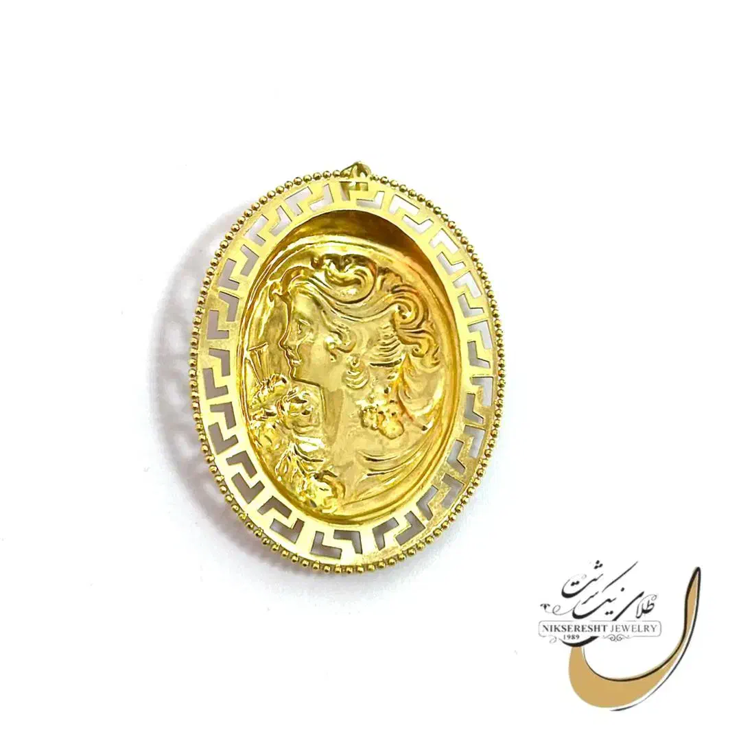 مدال الیزابت ورساچه طلای ۱۸ عیار در شیراز|جواهرات|شیراز, ملاصدرا|دیوار