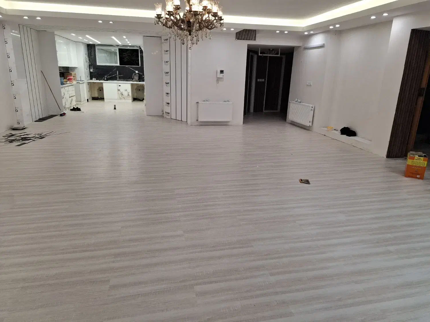 نصب تخصصی کفپوش با ۲۰ سال سابقه|خدمات پیشه و مهارت|اصفهان, باغ کاران|دیوار