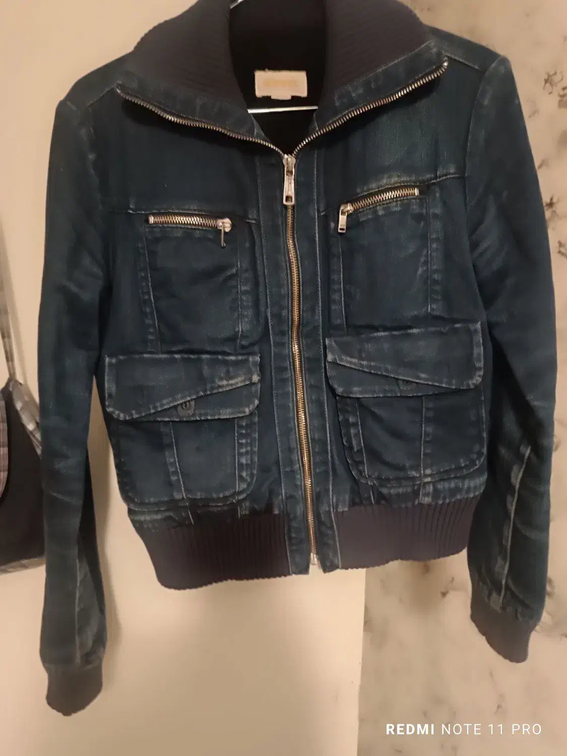 کاپشن لی کرک دار دخترانه زیبا در حد نو بسیار شیک|لباس|اندیشه, شهرک کوثر|دیوار