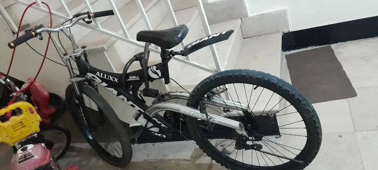 دوتادوچرخه شیک سایز بیست و شیش ودوچرخه سایز شانزده|دوچرخه، اسکیت، اسکوتر|نهاوند, |دیوار