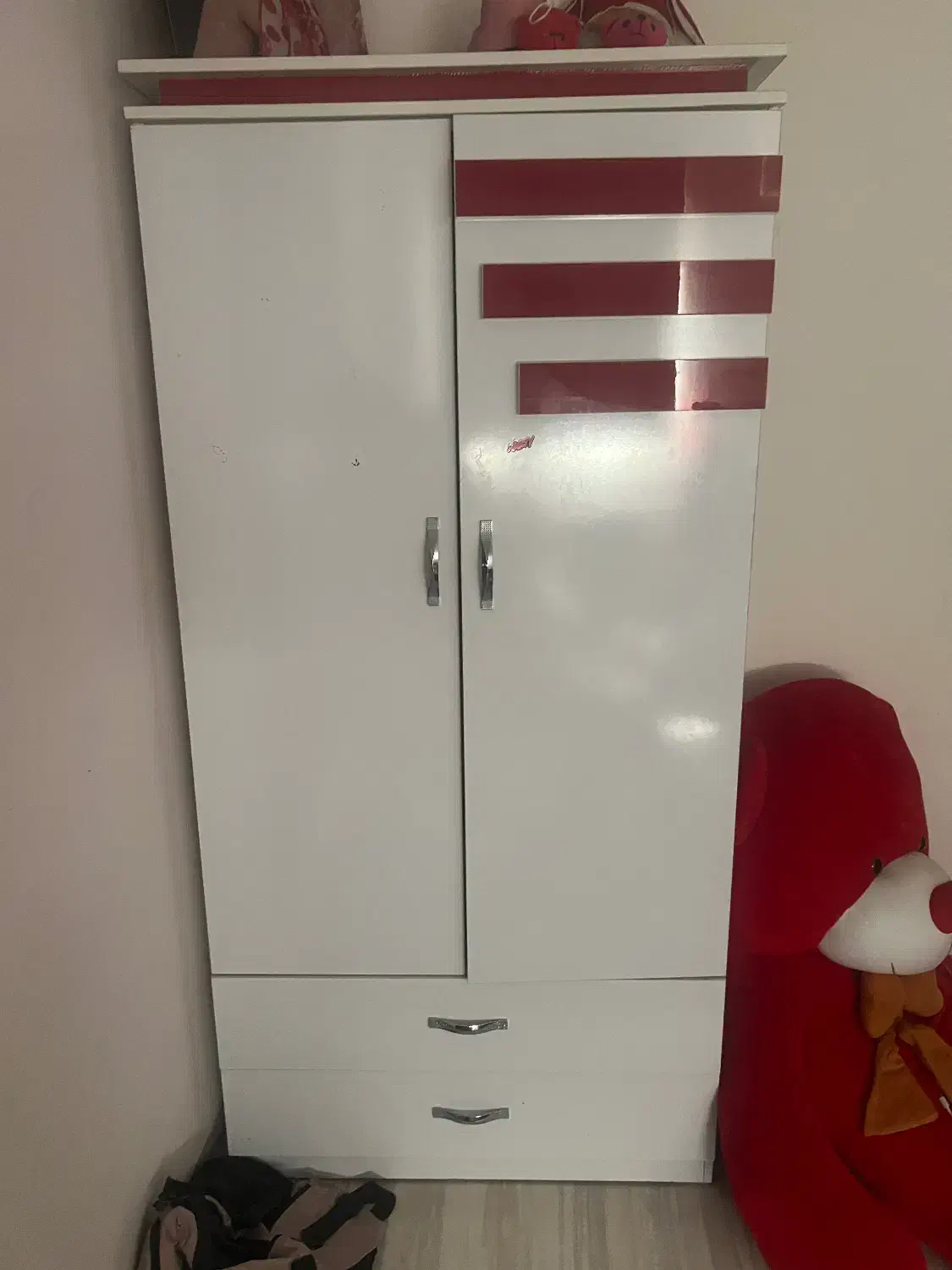 کمد و تخت خواب|تخت و سرویس خواب|صدرا-فارس, فاز ۱|دیوار