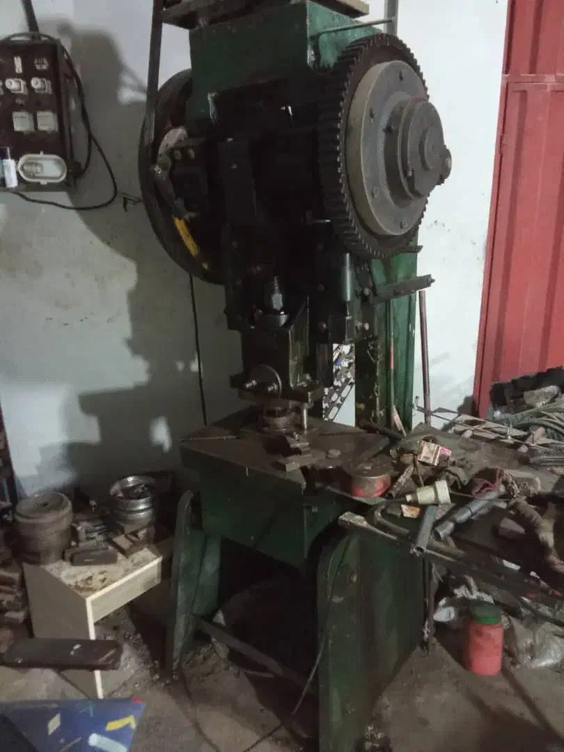 فروش انواع دستگاه های صنعتی کارکرده|ماشینآلات صنعتی|چمستان, |دیوار