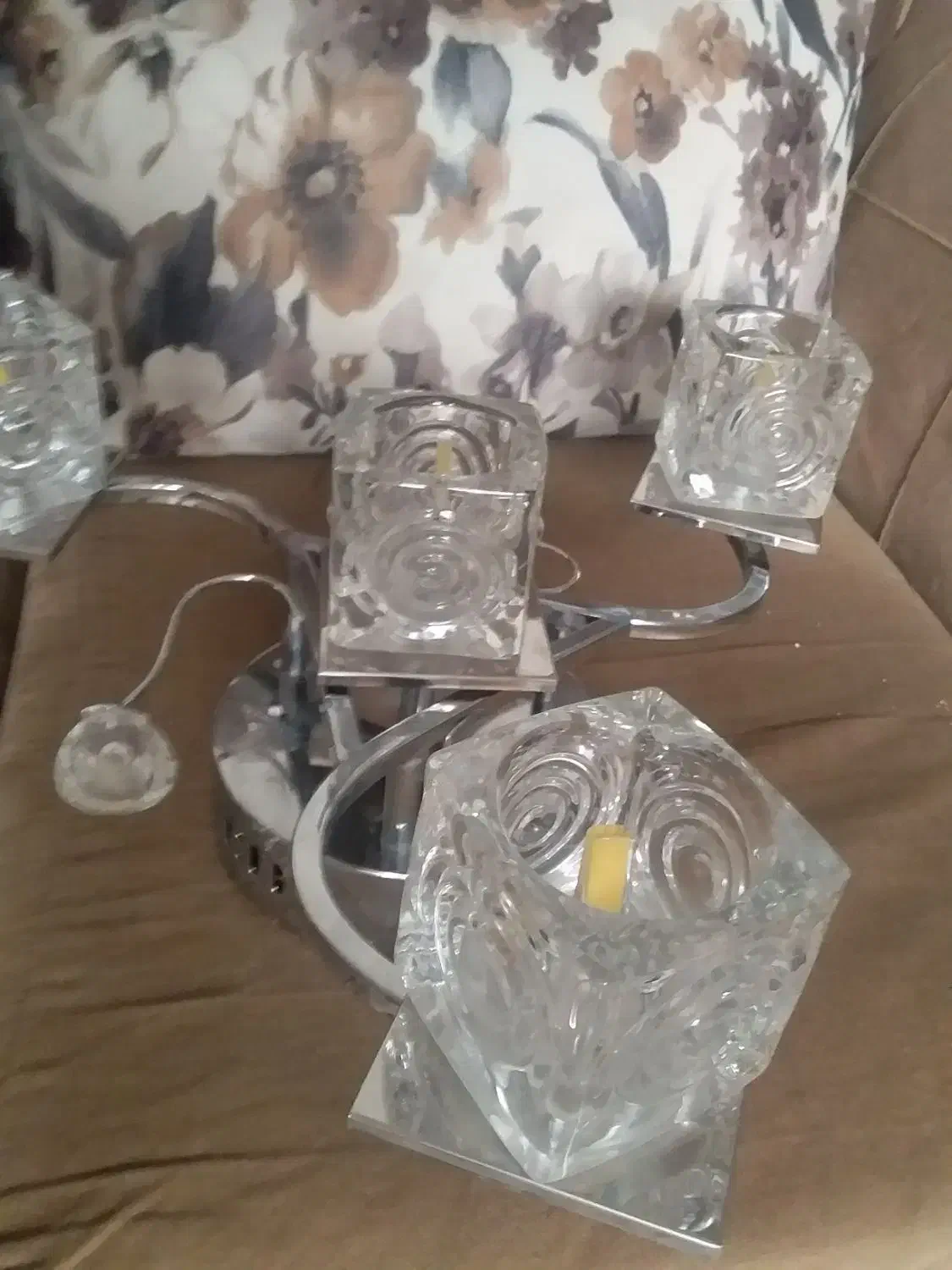 لوستر چهارشاخه|لوستر و چراغ آویز|اصفهان, سپاهان‌شهر|دیوار