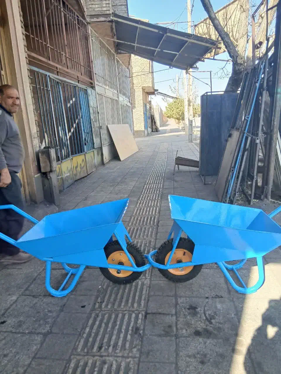 فرغون آهنی وتخت دونفره|ابزارآلات|اسفراین, |دیوار