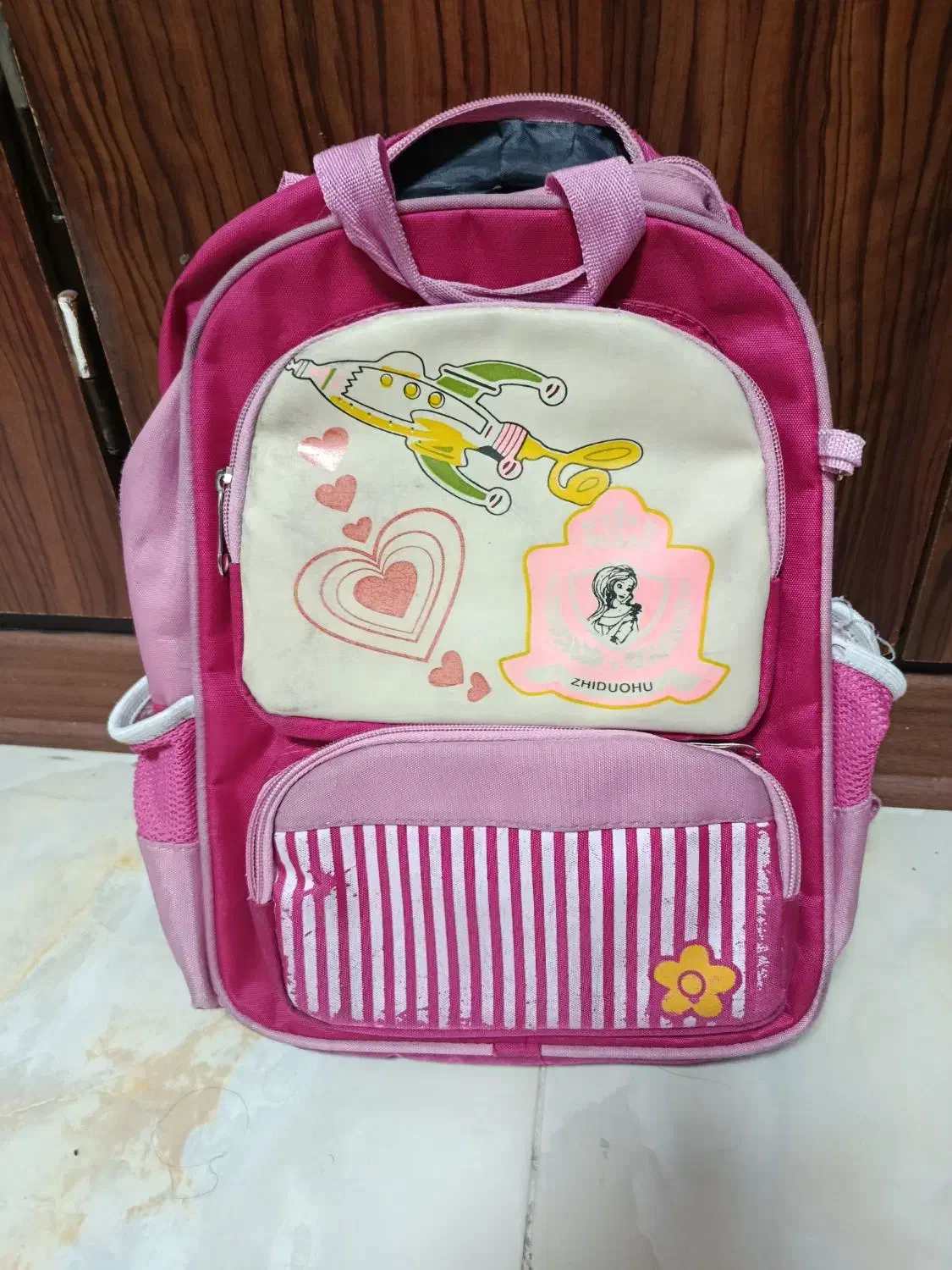 کیف مدرسه دخترانه|کیف، کفش، کمربند|شیراز, چوگیاه|دیوار