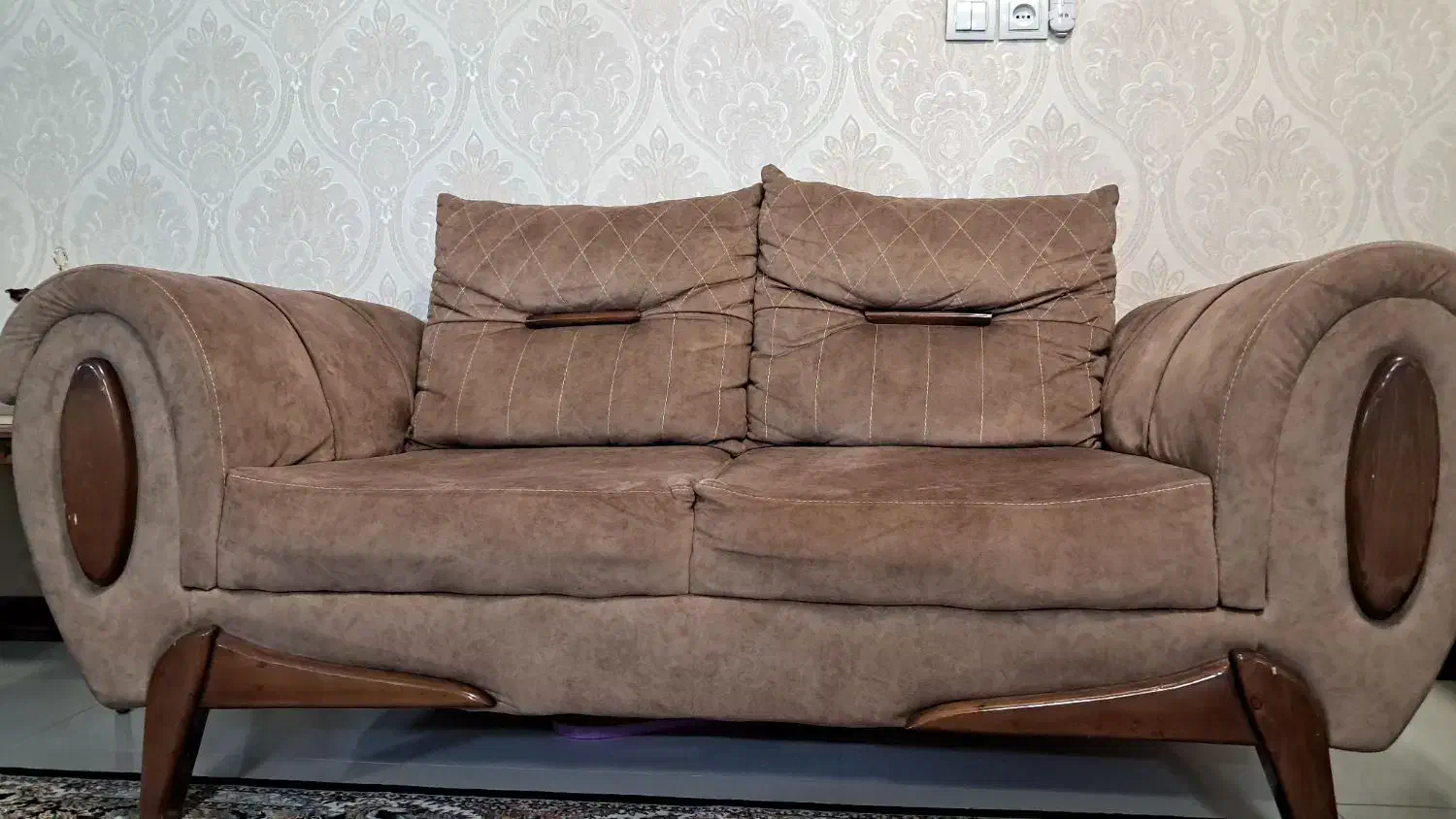 فروش مبل راحتی ۷ نفره|مبلمان خانگی و میز عسلی|فولادشهر, B2|دیوار