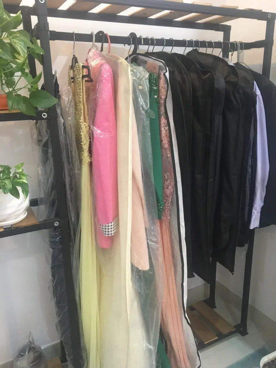 لباس مجلسی|لباس|لاهیجان, گلستان|دیوار