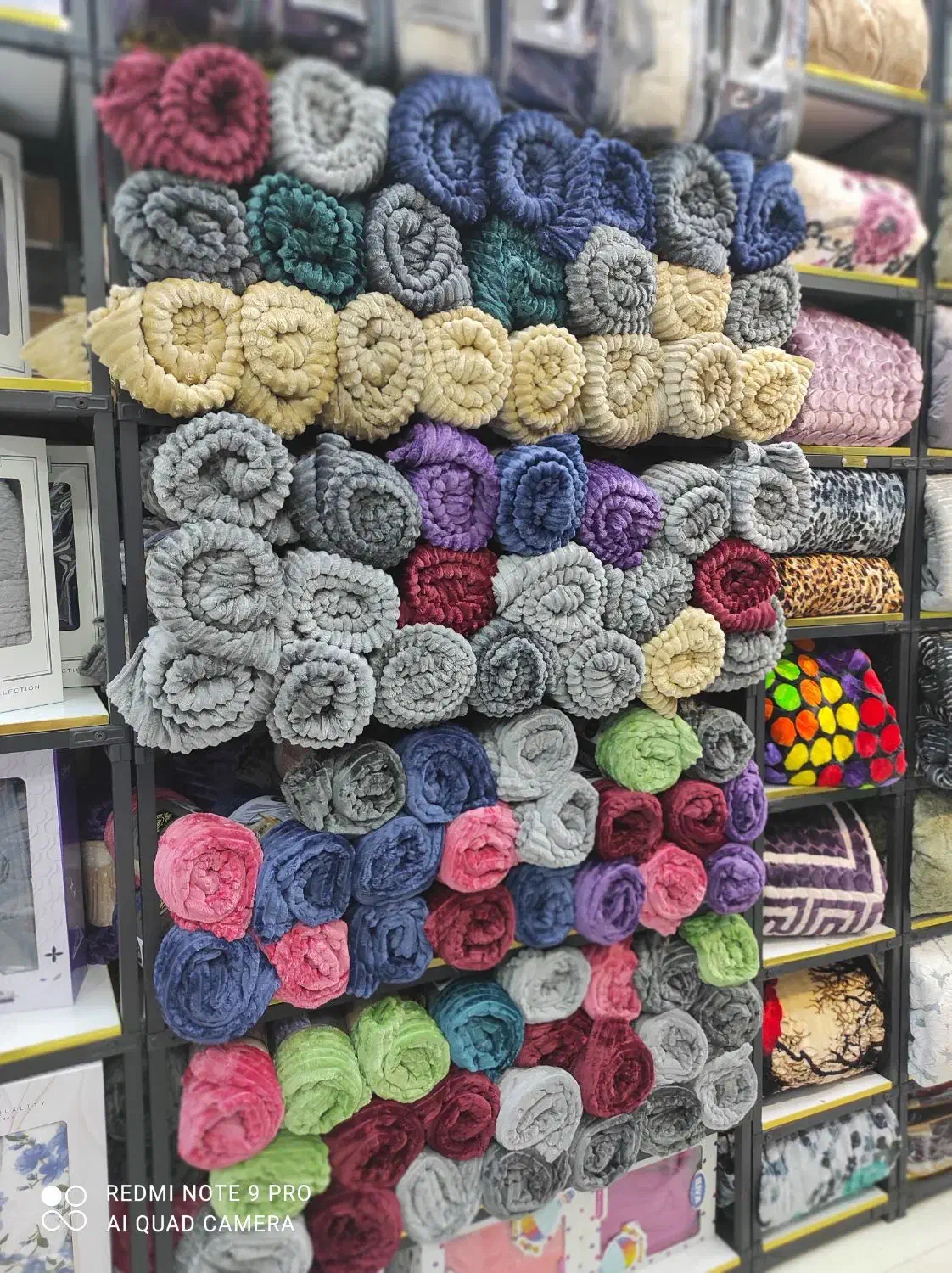 پتو مسافرتی یک نفره و دونفره شب نما موجود هست|رختخواب، بالش، پتو|اهواز, نادری|دیوار