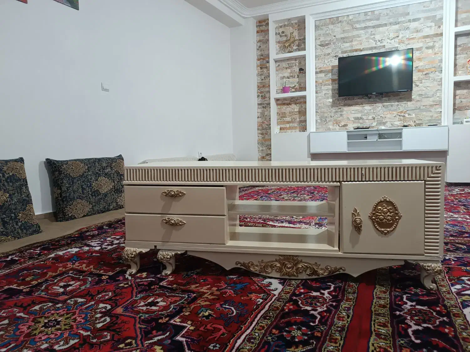 میز تی وی|میز تلویزیون|صوفیان, |دیوار