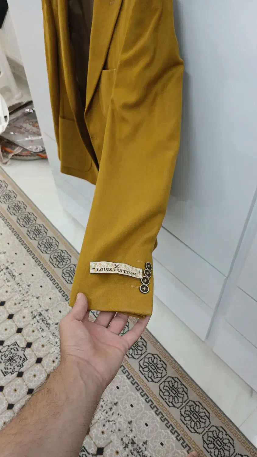 کت تک|لباس|مشهد, کلاته برفی|دیوار