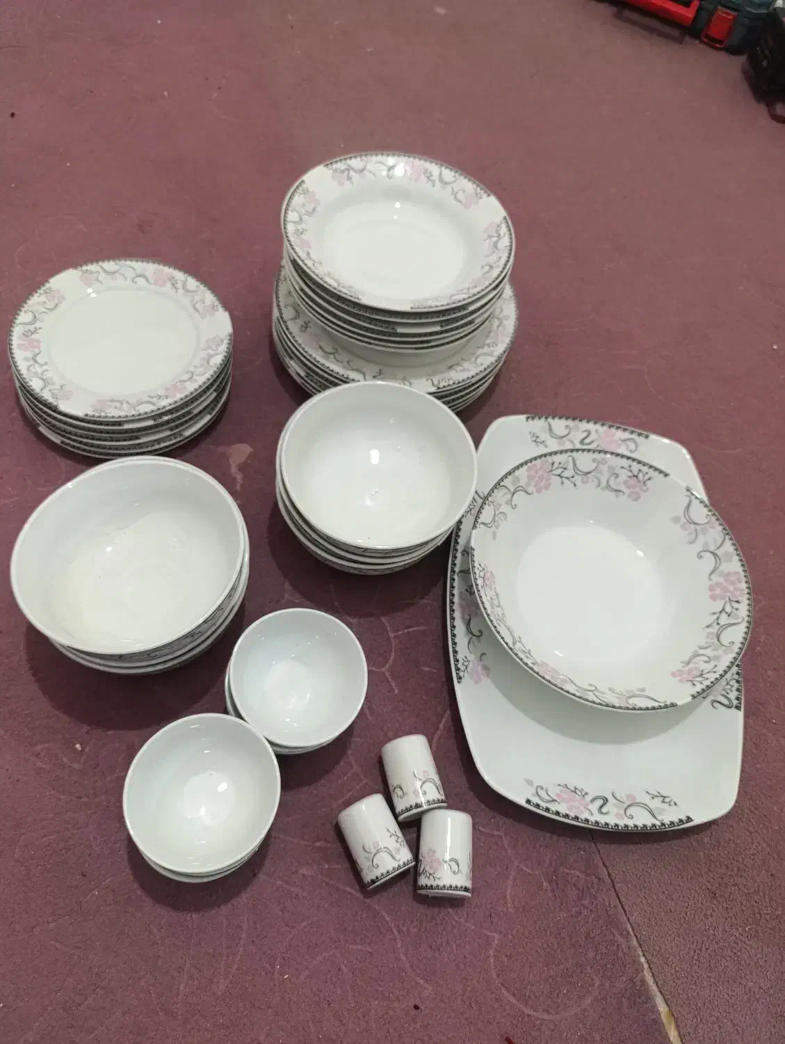 سرویس چینی کاملا نو|ظروف سرو و پذیرایی|مشهد, ایثارگران|دیوار