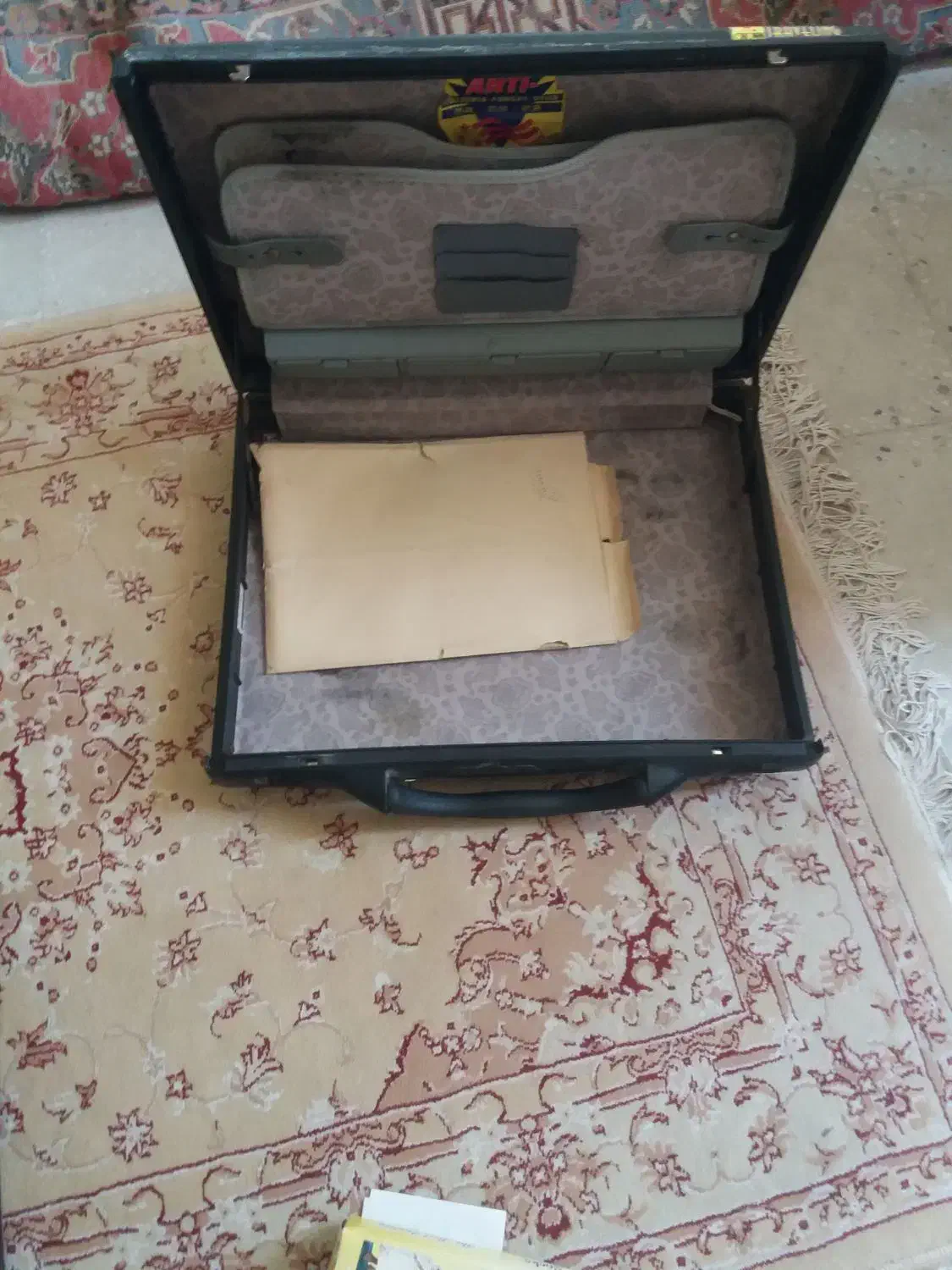 یه کیف سامسونت یه کتری استیل نوبا چندمترپارچه پرده|کیف، کفش، کمربند|شیراز, نصر|دیوار