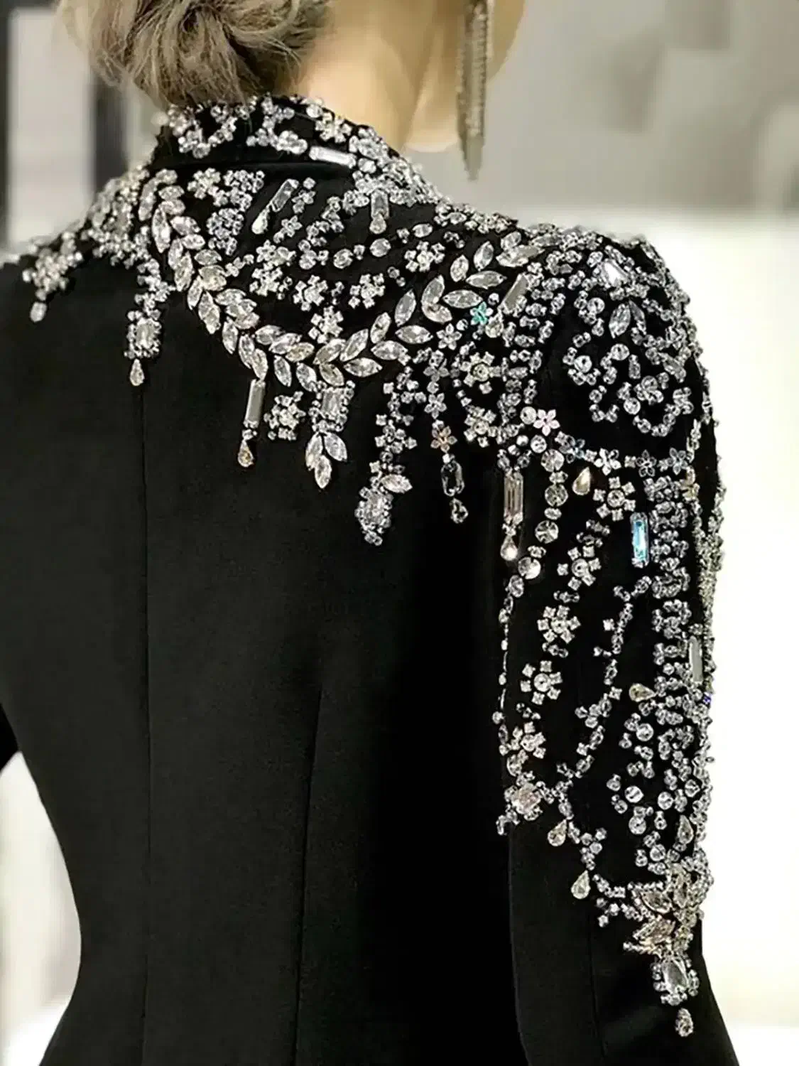 جواهر و ملیله دوزی|لباس|تبریز, |دیوار