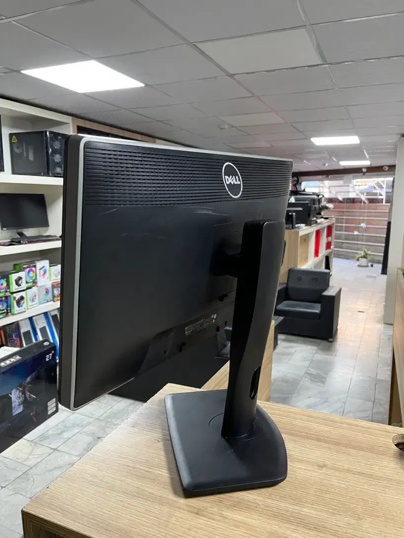 مانیتور ۲۳اینچ دل با کیفیت ips|قطعات و لوازم جانبی رایانه|کرج, شهرک فهمیده|دیوار