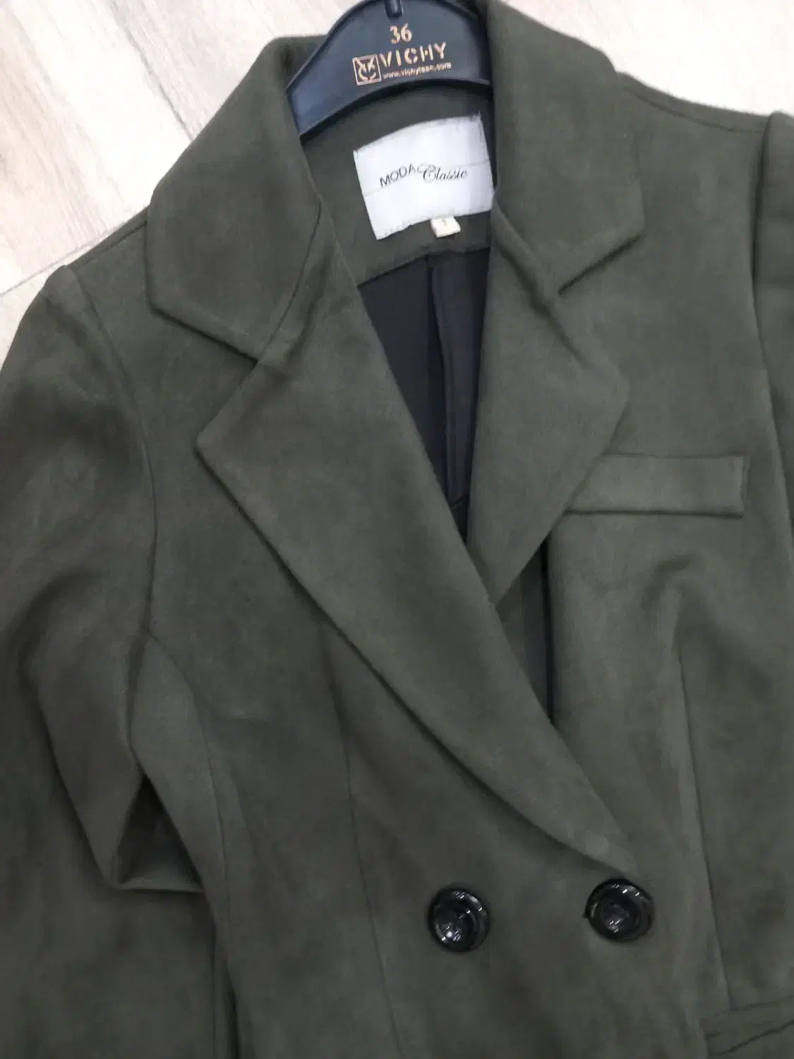 پالتو وبارانی|لباس|سلماس, |دیوار