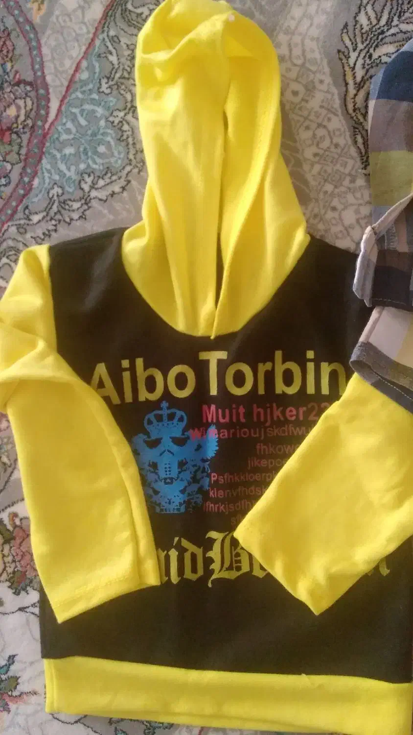 یکعددمانتو وتعدادی لباس باقیمت مناسب|کفش و لباس بچه|بروجرد, |دیوار