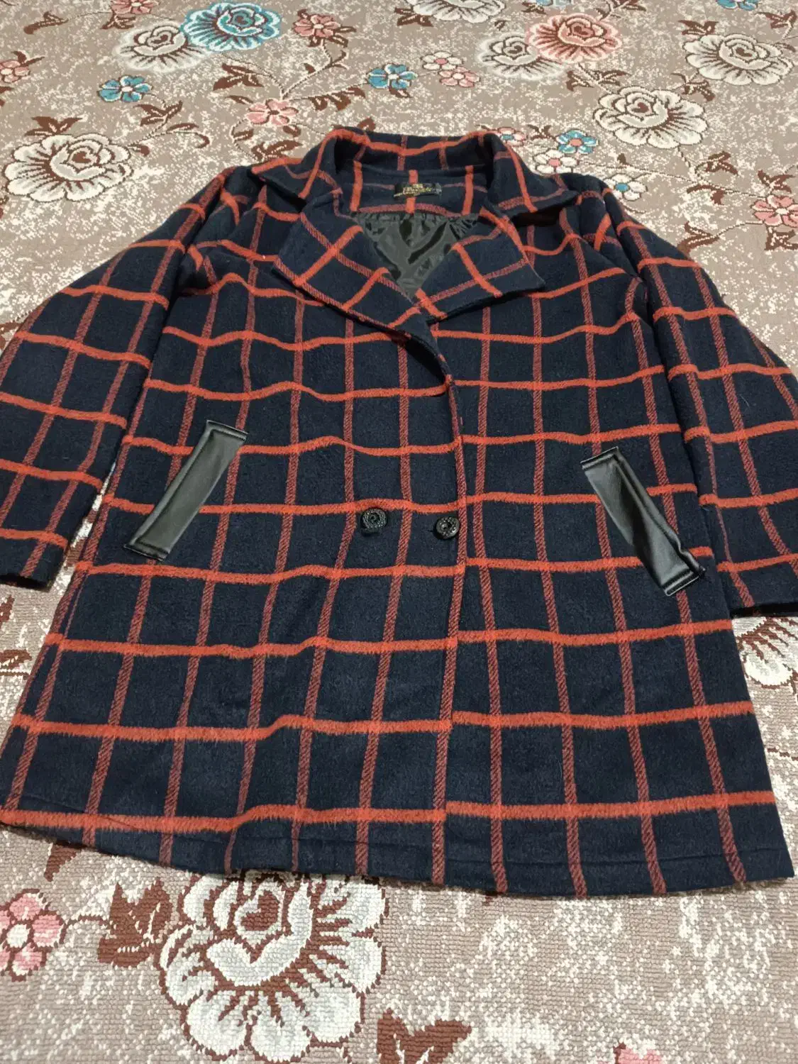 پالتو زخیم|لباس|لاهیجان, کوی آزادگان|دیوار